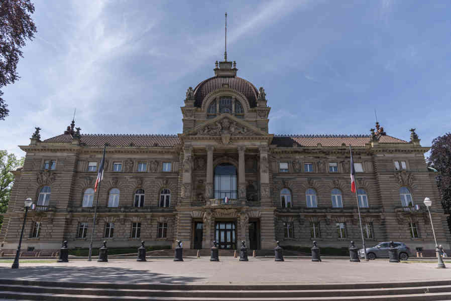 Francia - Alsacia 116 - Estrasburgo - plaza de la República - Dirección Nacional de Asuntos Regionales.jpg